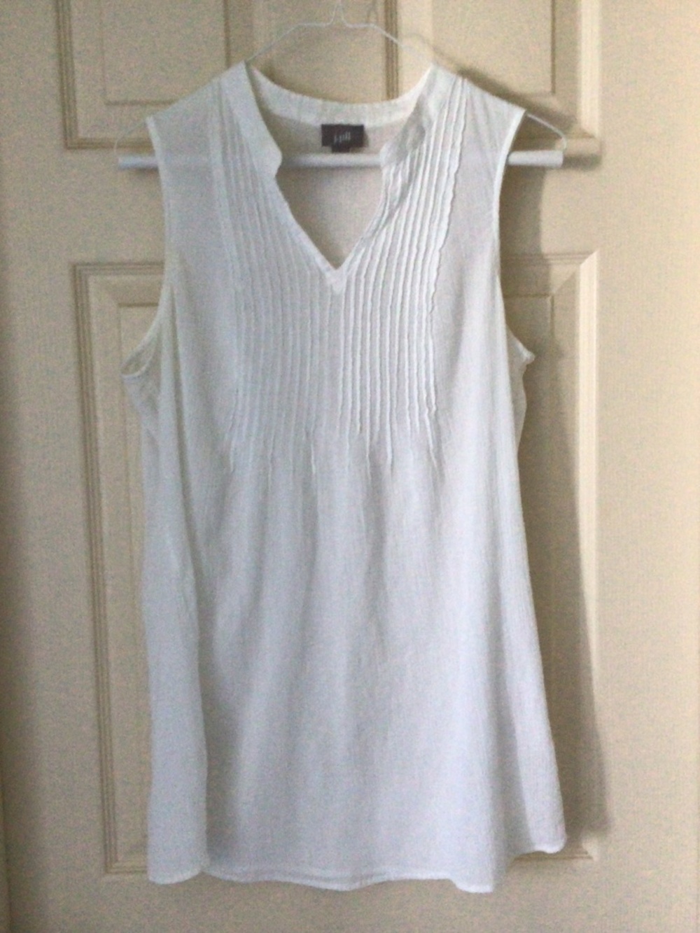 Women’s sleeveless top
